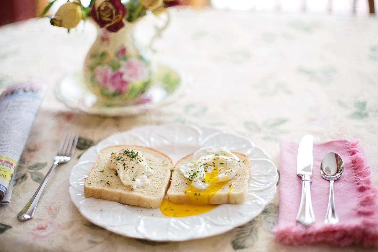 Riktig kokte krutonger med egg