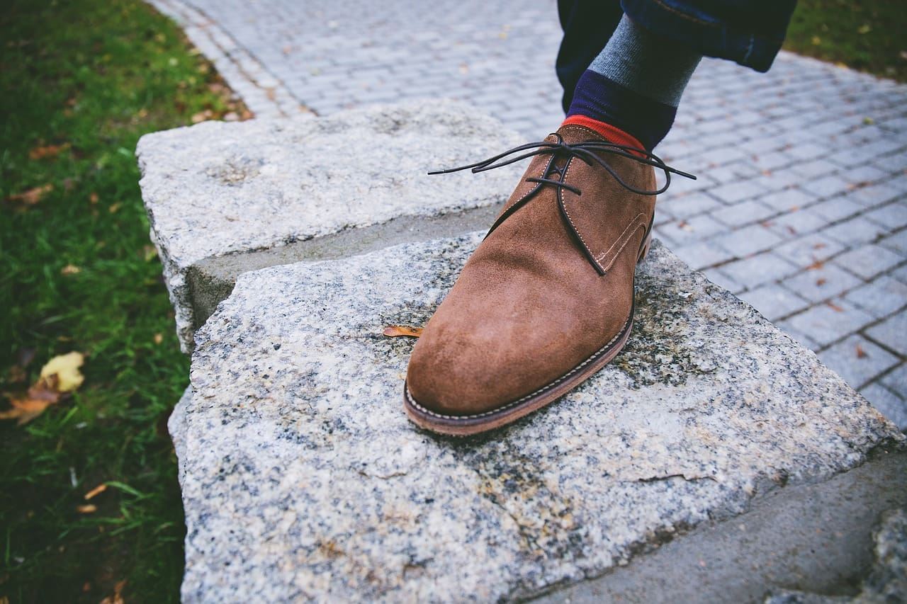 How to clean suede shoes